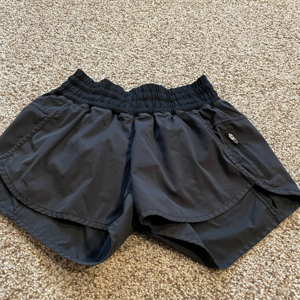 Lululemon Women’s Short size 6